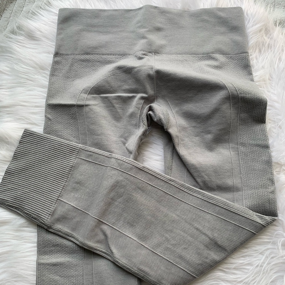 ❌SOLD❌ Lululemon Ebb to Street Pant 6 Gray - Picture 8 of 8
